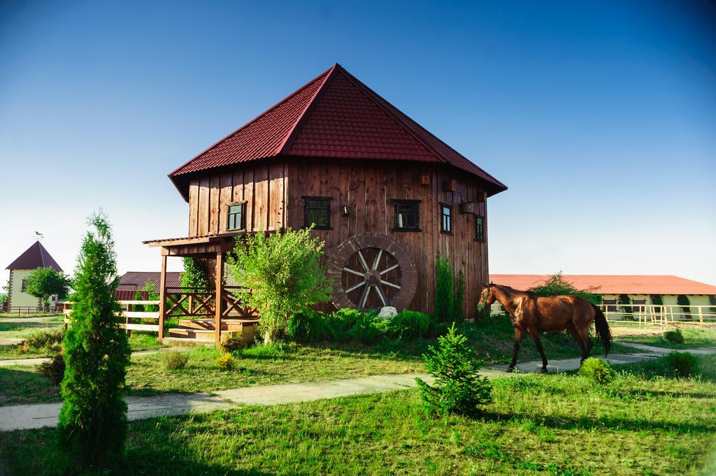 Hotel Zolota Pidkova Kozlin Екстериор снимка