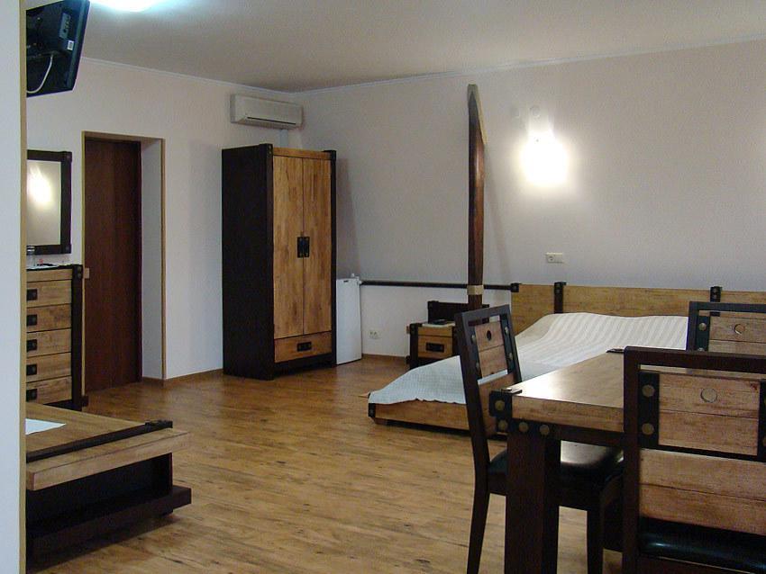 Hotel Zolota Pidkova Kozlin Стая снимка