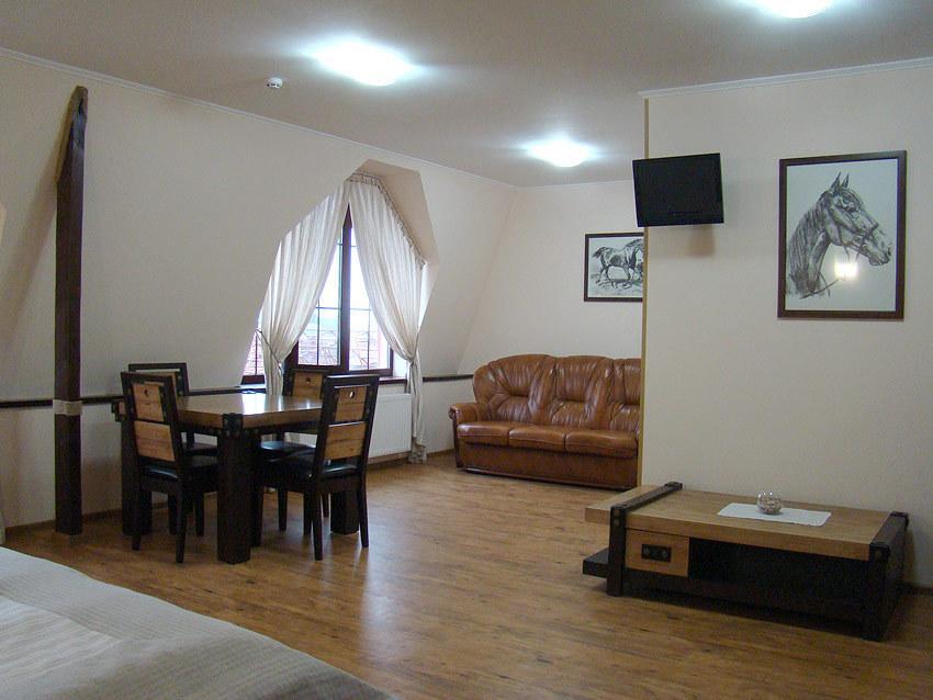 Hotel Zolota Pidkova Kozlin Стая снимка